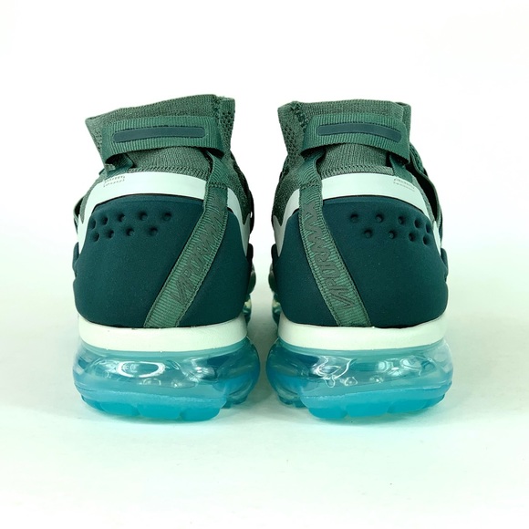 Nike Air VaporMax Flyknit Utility Running Shoe - Picture 5 of 8